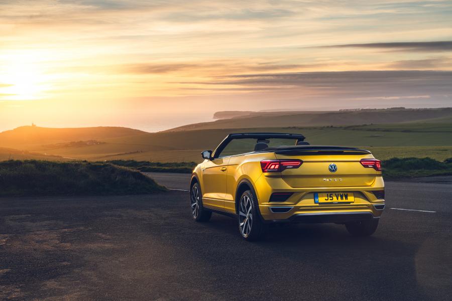  Volkswagen T-Roc Cabriolet R-Line 2020 года  (UK) (фото 10 из 40)